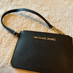 Micheal Kors wristlet